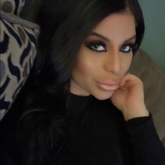 Meet your Posher, Chrissy - Picture 2 of 3